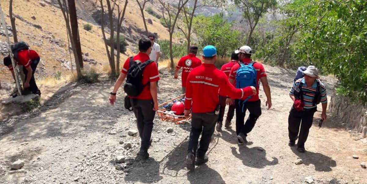 نجات نوجوان سقوط کرده در ارتفاعات کلکچال