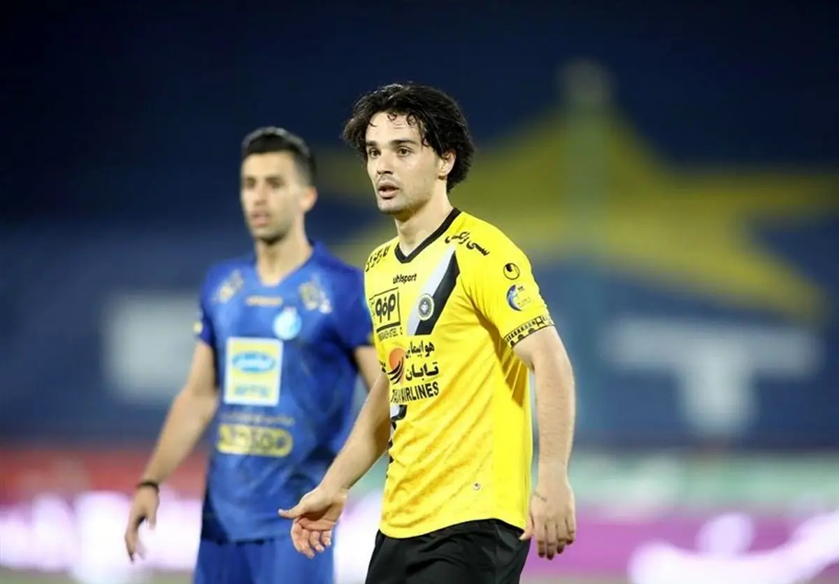 حاشیه‌های نورافکن در دیدار مقابل استقلال