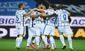 نایب‌قهرمانی اینتر در شب شکست یوونتوس در سری‌آ