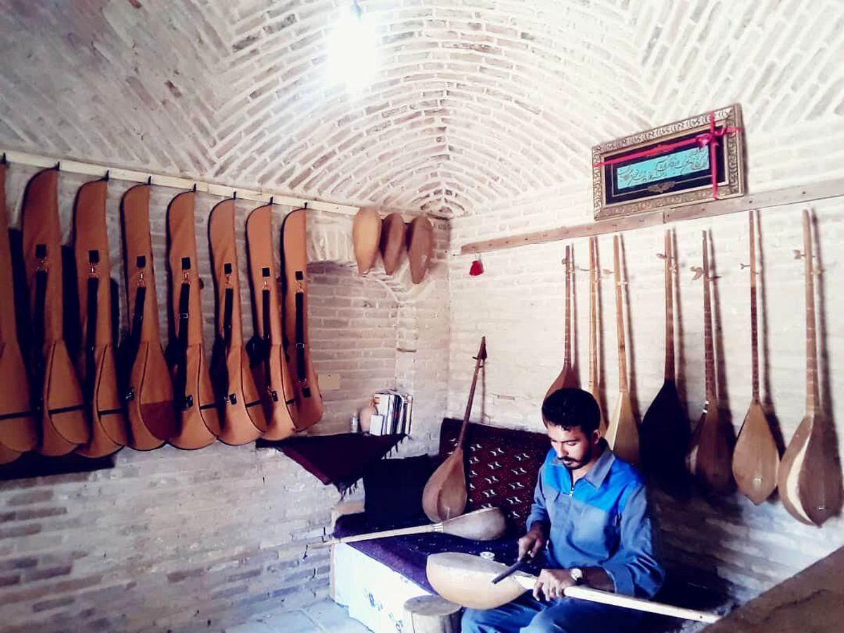 احیای هنر ساخت دوتار در تربتحیدریه