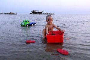بوشهری‌ها، شنا در بستر بیماری‌ها