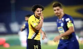 باشگاه سپاهان خطاب به استقلالی‌ها: از هدیه داور لذت ببرید و در مورد نورافکن اظهارنظر نکنید
