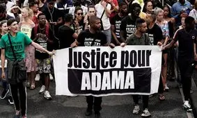 معترضان فرانسوی برای چهارمین سالگرد مرگ "آداما ترائوره" به خیابان آمدند