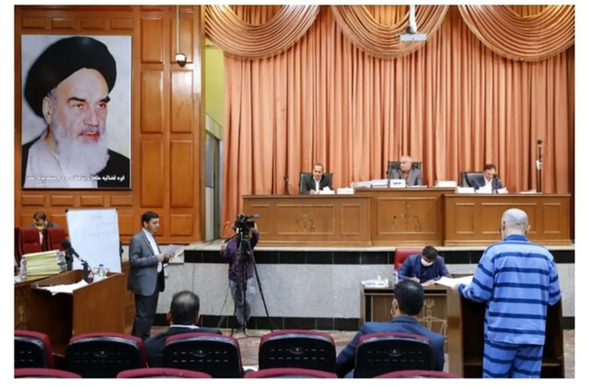 قاضی خطاب به متهم زاهدیان: در چند مرحله اظهار کرده‌اید که پول به علیزاده داده‌اید