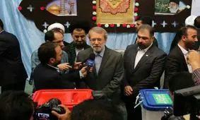 لاریجانی در قم رأی خود را به صندوق انداخت