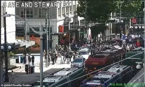 درگیری مسلحانه معترضان در آمریکا با پلیس / عکس