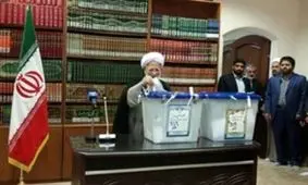 آیت الله جوادی آملی: مسئولان باید مردم را به عنوان ستون دین سرپا نگه دارند