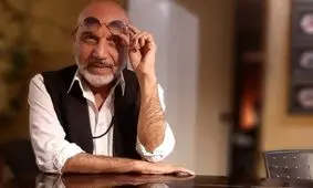 مردی که در جستجوی صدای کروناست