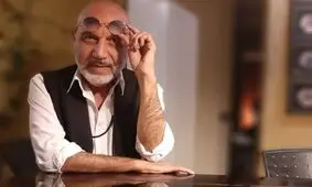 مردی که در جستجوی صدای کروناست