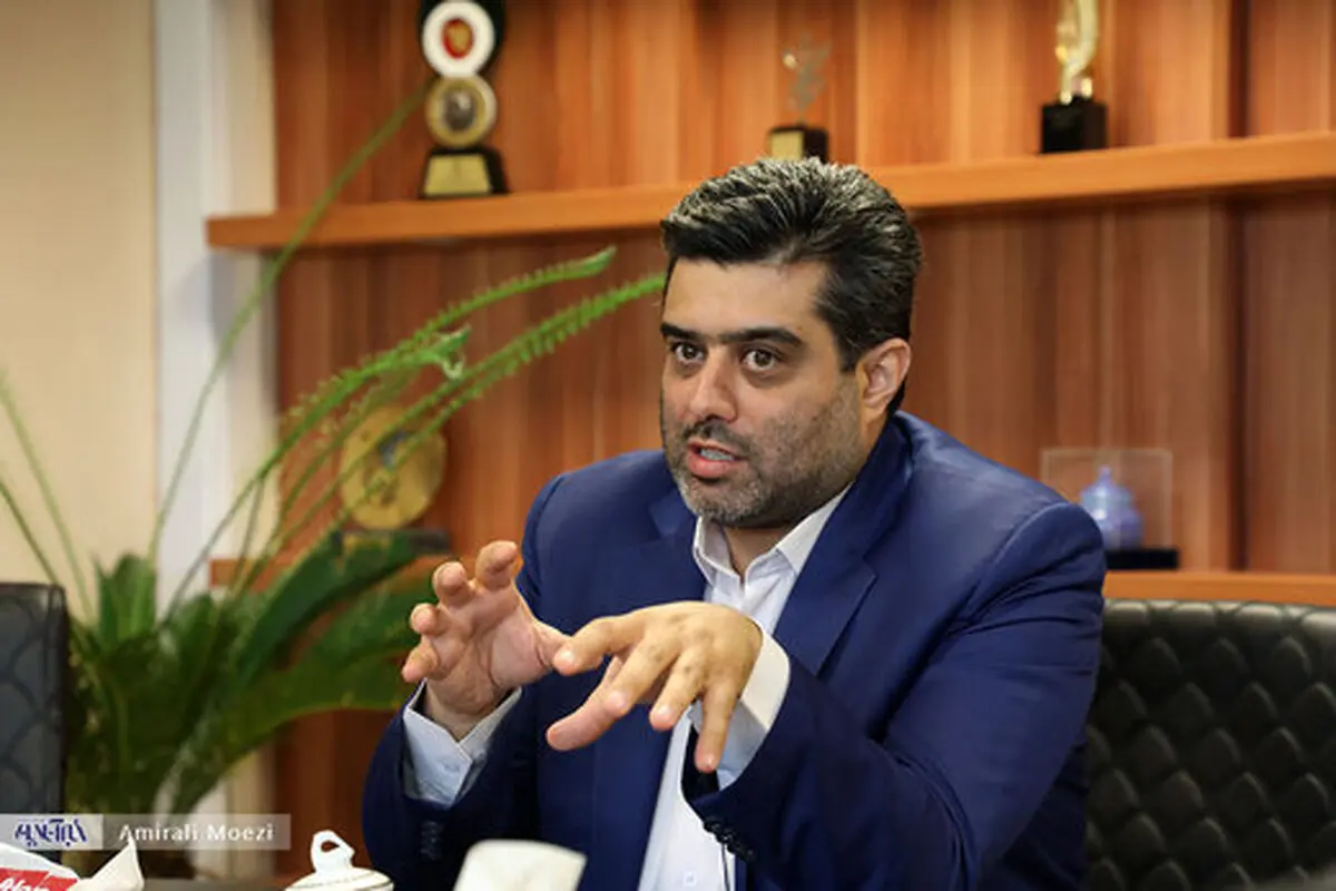 آیا رَپرها در ایران مجوز می‌گیرند؟