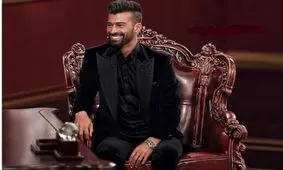 وقتی رامین رضاییان به احترام سواد مهران مدیری ایستاد و دست زد