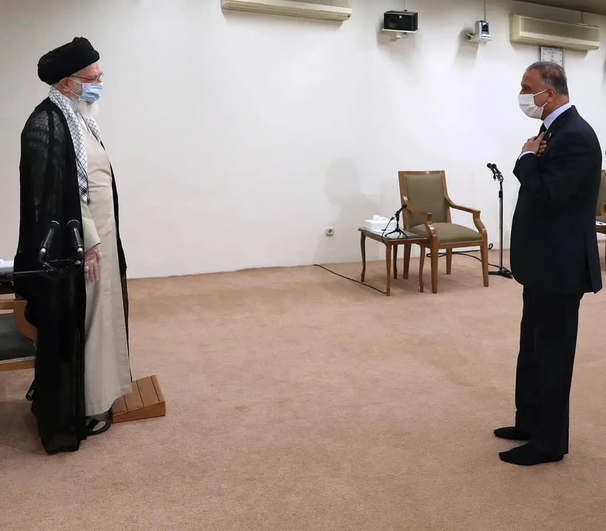 رد ادعاها درباره مکان ملاقات رهبر انقلاب با الکاظمی / عکس