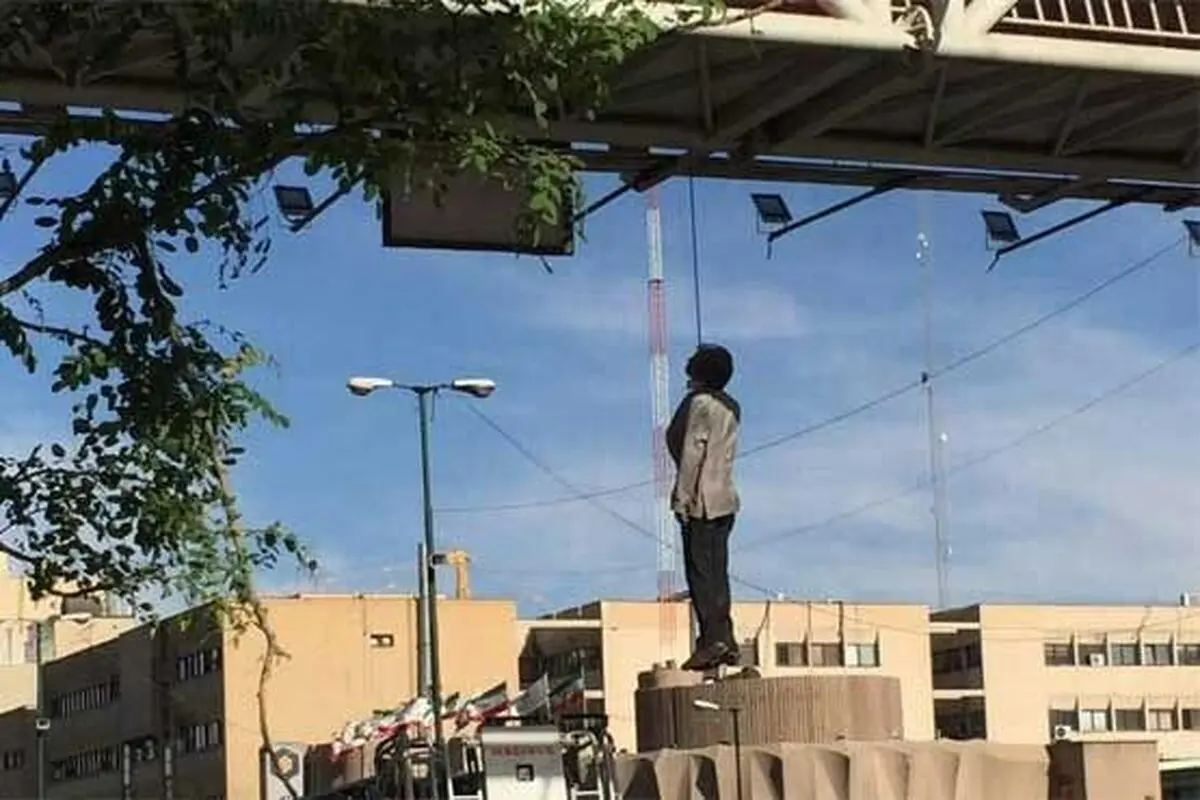 جوان بوشهری خودش را در خیابان دار زد