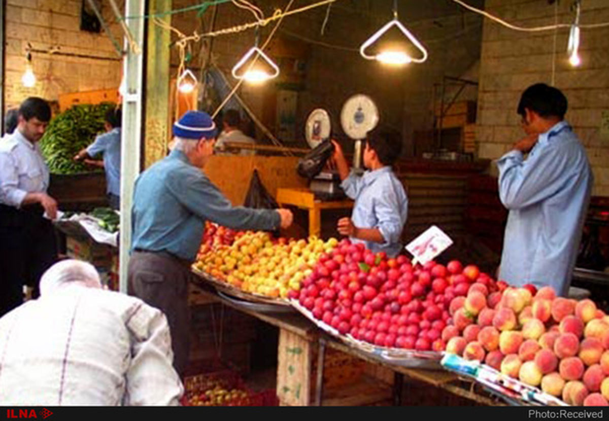 حذف تدریجی مصرف میوه از سبد خرید خانوارهای شیرازی /صادرات میوه به کشورهای همسایه مهمترین دلیل افزایش قیمت