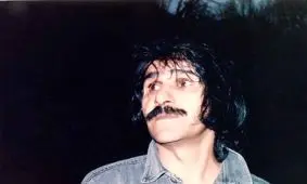 زندگی مجموعه مکرری است پر از امید و تخم‌مرغ‌، سوسک و فلسفه و عشق