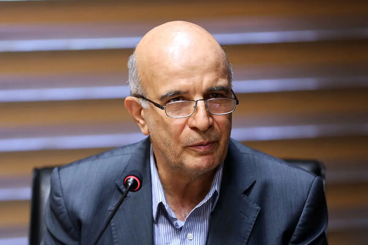 بورسی شدن شرکتهای صندوق ذخیره به نفع فرهنگیان است