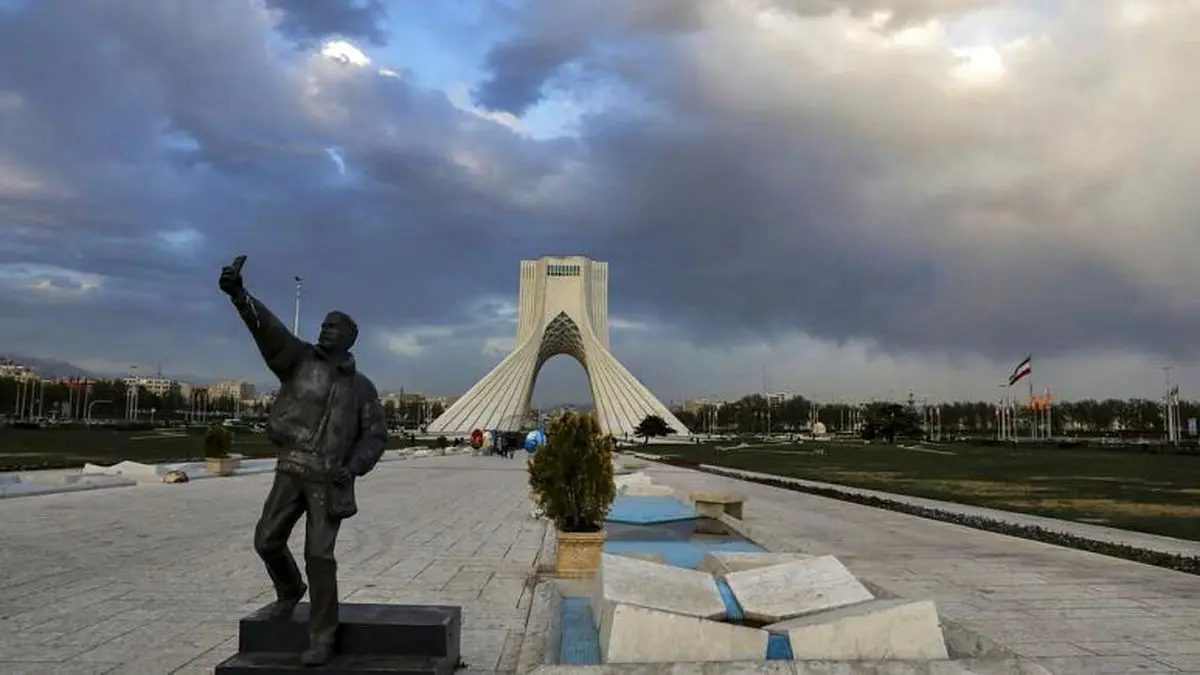 فرانسه از اتباعش خواست به ایران سفر نکنند