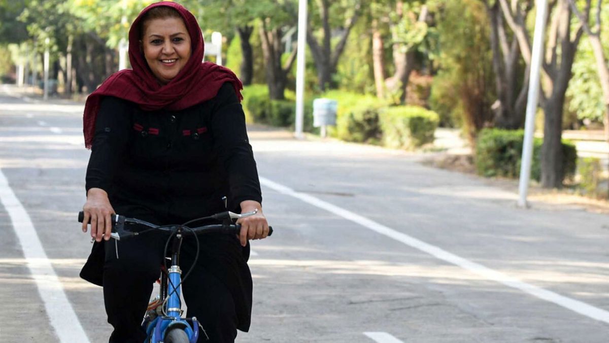 تکذیب ممنوعیت دوچرخه‌سواری زنان در مشهد به دستور دادستانی