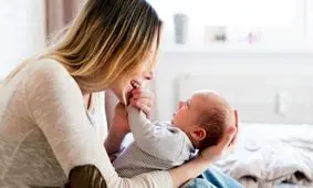 مادران کرونایی در شیردهی به نوزادان احتیاط کنند