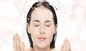 اشتباهاتی رایج در شستشوی صورت