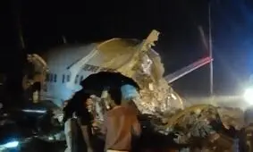 حادثه برای یک هواپیما هنگام فرود در فرودگاه «کالیکات» هند با ۱۹۱ مسافر / ویدئو