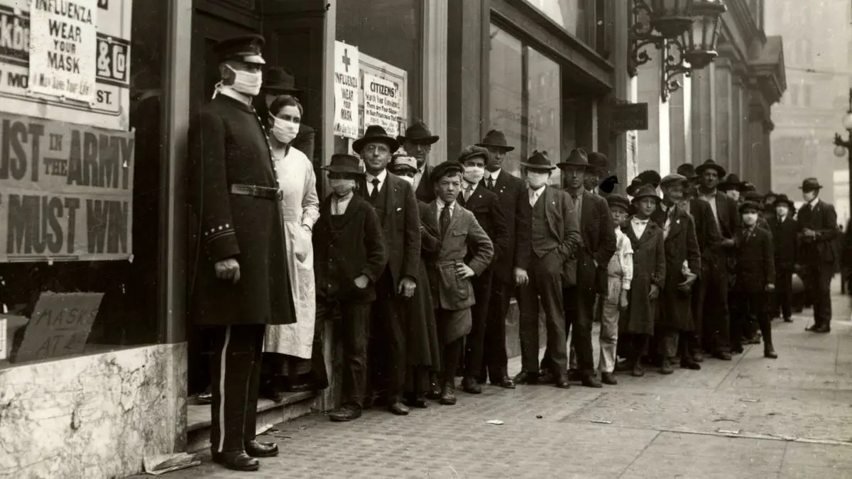 مقاومت در برابر ماسک از سال ۱۹۱۸ تا ۲۰۲۰