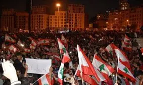درگیری پلیس لبنان با معترضان خشمگین در بیروت/معیشت و انفجار اخیر علت خشم مردم است/ساختمان پارلمان و وزارت خارجه در محاصره معترضین