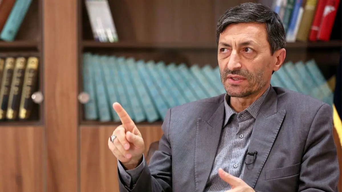 پاسخ سیاستمداران به لیستی که فتاح رو کرد / احمدی‌نژاد: درخواست بدهید/ ابتکار: رسانه ملی فرصت پاسخ بدهد / مولاوردی: گر حکم دهند که مست گیرند / شبستری: کاخ مرمر تقریبا دست مجمع نیست