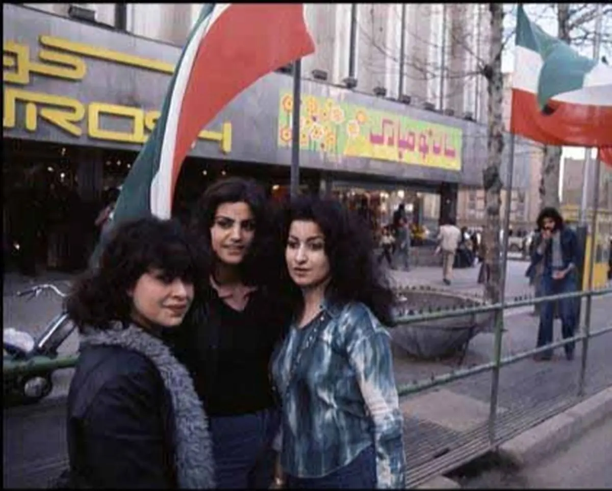 انفجار بمب در فروشگاه کورش