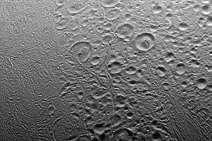 جدیدترین تصاویر از قمر زحل