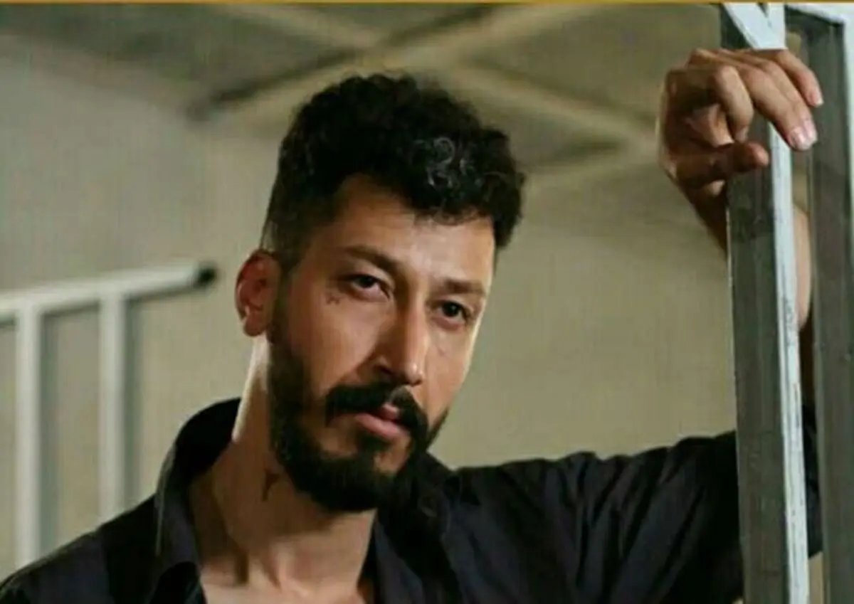 گریم دیدنی بهرام افشاری در «صحنه‌زنی» / عکس