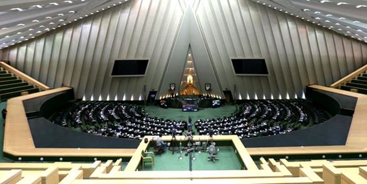 دوئل پاستور و بهارستان در اولین جلسه رای اعتماد / وزنه حامیان مدرس خیابانی سنگین تر است