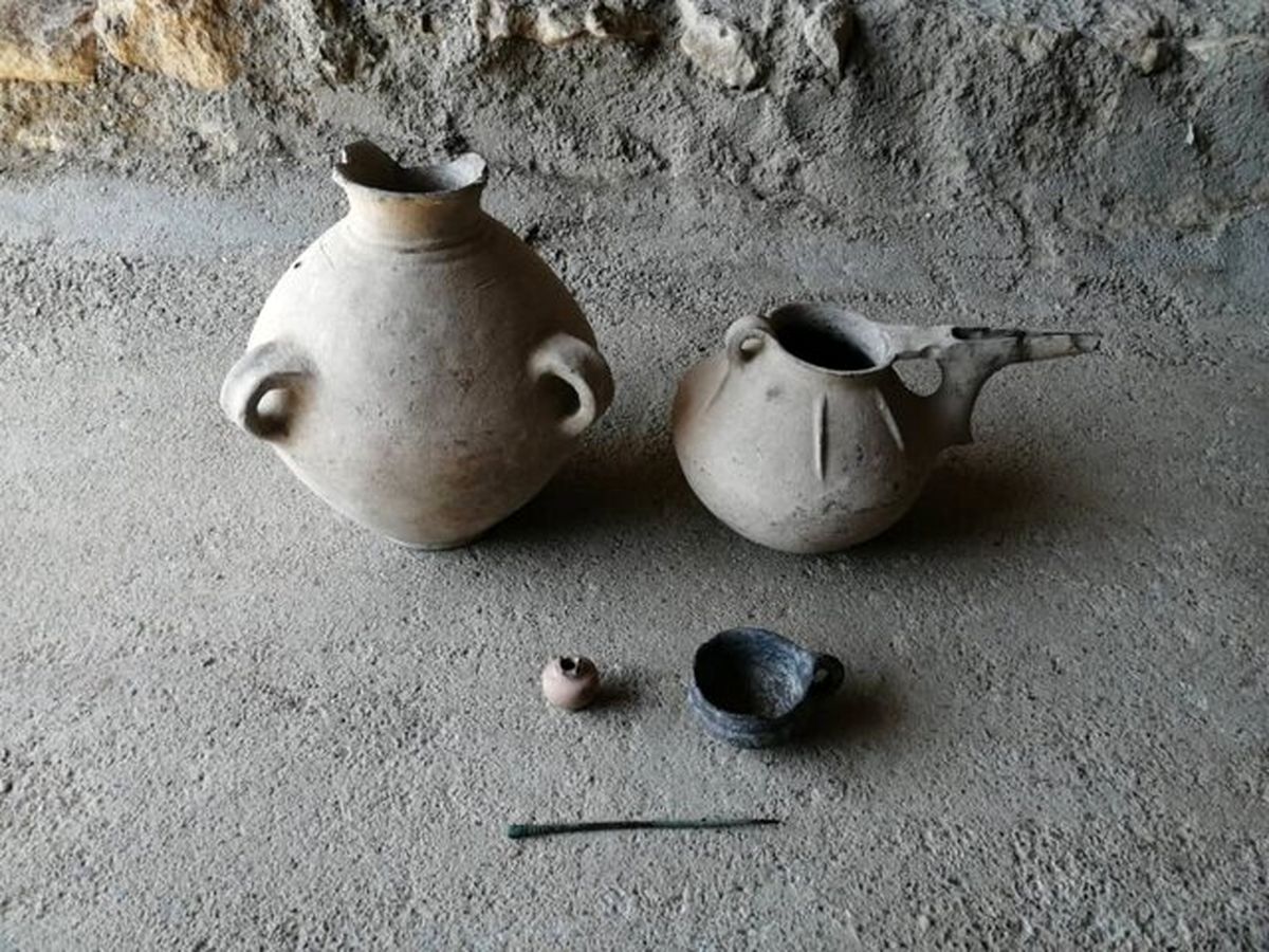 انتقال ظروف سفالی دوره عصر آهن به موزه مردمشناسی مهاباد