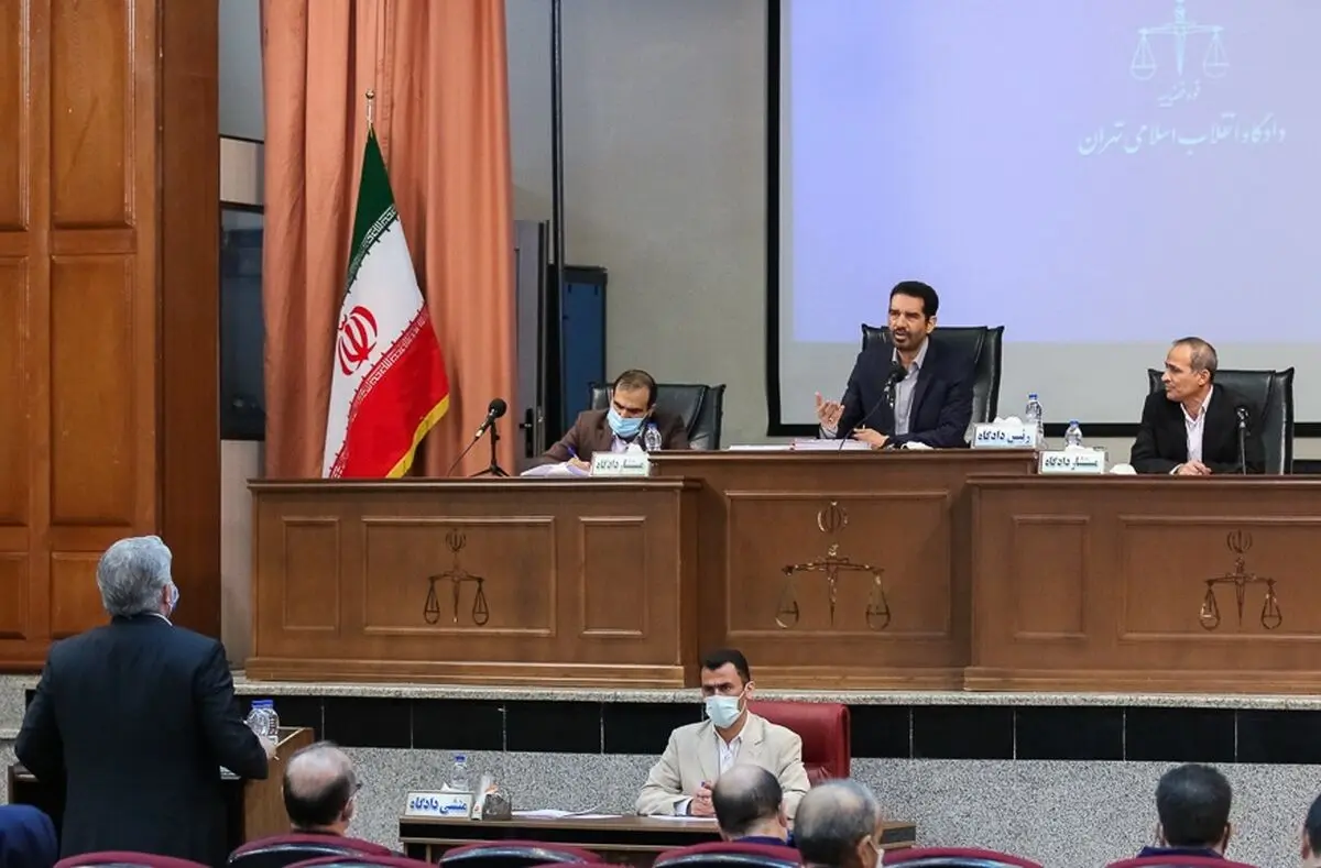 قاضی: ارز را در خارج نگه می‌داشتید و با مابه‌التفاوت آن از داخل ارز می‌خریدید