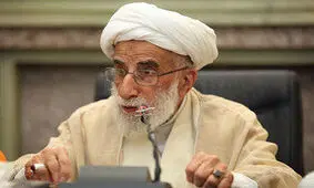 دولت و به خصوص مردم در حد توان به لبنان کمک کنند