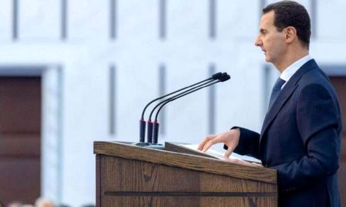 بشار اسد حین سخنرانی فشارش افتاد/ ویدئو