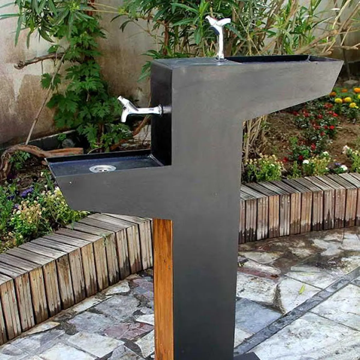 آیا نوشیدن آب از آبخوری پارک‌ها در همه گیری کرونا خطرناک است؟