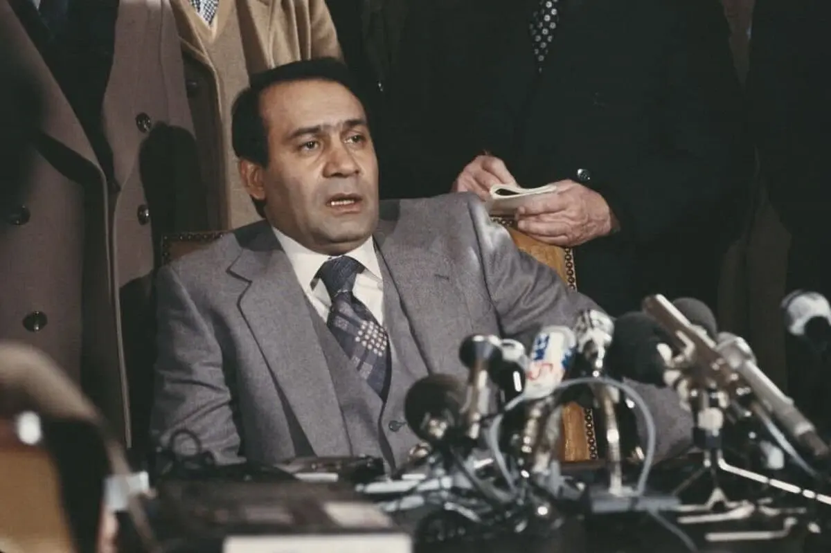 صادق قطب‌زاده: دولت بازرگان به من اتهام کودتا زد!/ به زودی انشاءالله شاه را به ایران بر می گردانیم