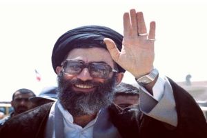 بخشی از مصاحبه آیت الله خامنهای با مجری آمریکایی در سال ۱۳۶۶ وسط جنگ ایران و عراق/ ویدئو