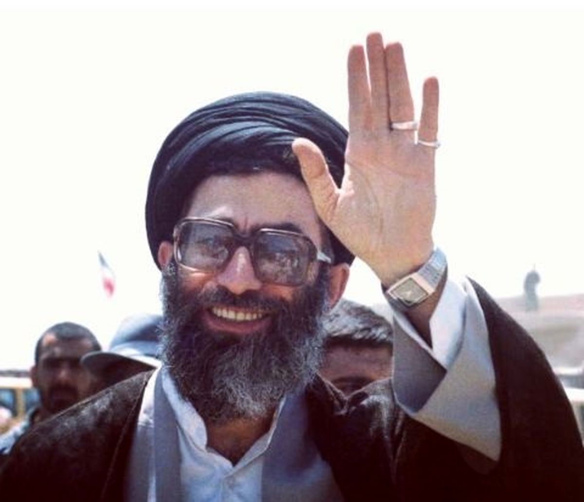 بخشی از مصاحبه آیت الله خامنهای با مجری آمریکایی در سال ۱۳۶۶ وسط جنگ ایران و عراق/ ویدئو