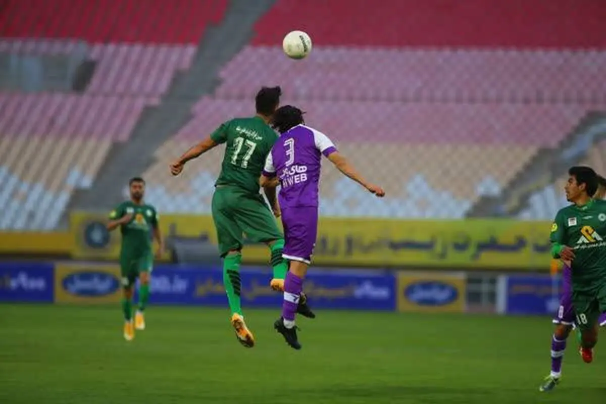 تساوی هوادار و ذوب آهن در بازی جنجالی با 4 اخراجی!