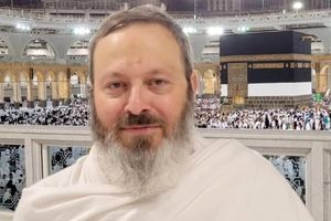 پست جدید اکانت اینستاگرامی «قاسمیان» درباره وضعیت فعلی وی: او از سوی مقامات عربستانی، به طور «موقت» بازداشت شده و حال عمومی‌اش کاملا خوب است/ از بازنشر محتوای تحریک‌آمیز خودداری شود/ مردم با دعا و پرداخت صدقه، در این مسیر همراه باشند