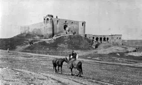 خاطرات ناصرالدین‌شاه: آثار خرابه‌های قصرشیرین پیدا شد، مثل قلعه بزرگ پیدا بود