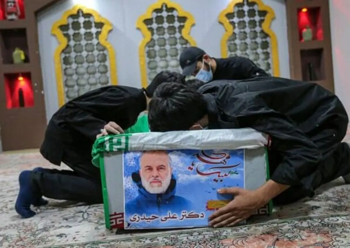 حضور فرزندان دکتر حیدری که در لبنان شهید شد، در دیدار با رهبر انقلاب/ تصاویر

