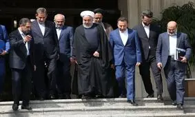 رهبر انقلاب از ۵ سال اول دولت روحانی، به خاطر آرامش کشور تشکر کردند/ دلیل عدم مشارکت مردم در انتخابات، تحریم اقتصادی است