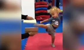 روح بروسلی در این کودک حس می شود/ ویدئو