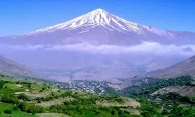 بی‌توجهی به شیوه نامه‌های بهداشتی و حضور متراکم کوهنوردان در کوه دماوند / ویدئو