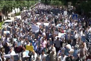 فیلم/ راهپیمایی نمازگزاران مشهد در اعتراض به جنایات آل خلیفه