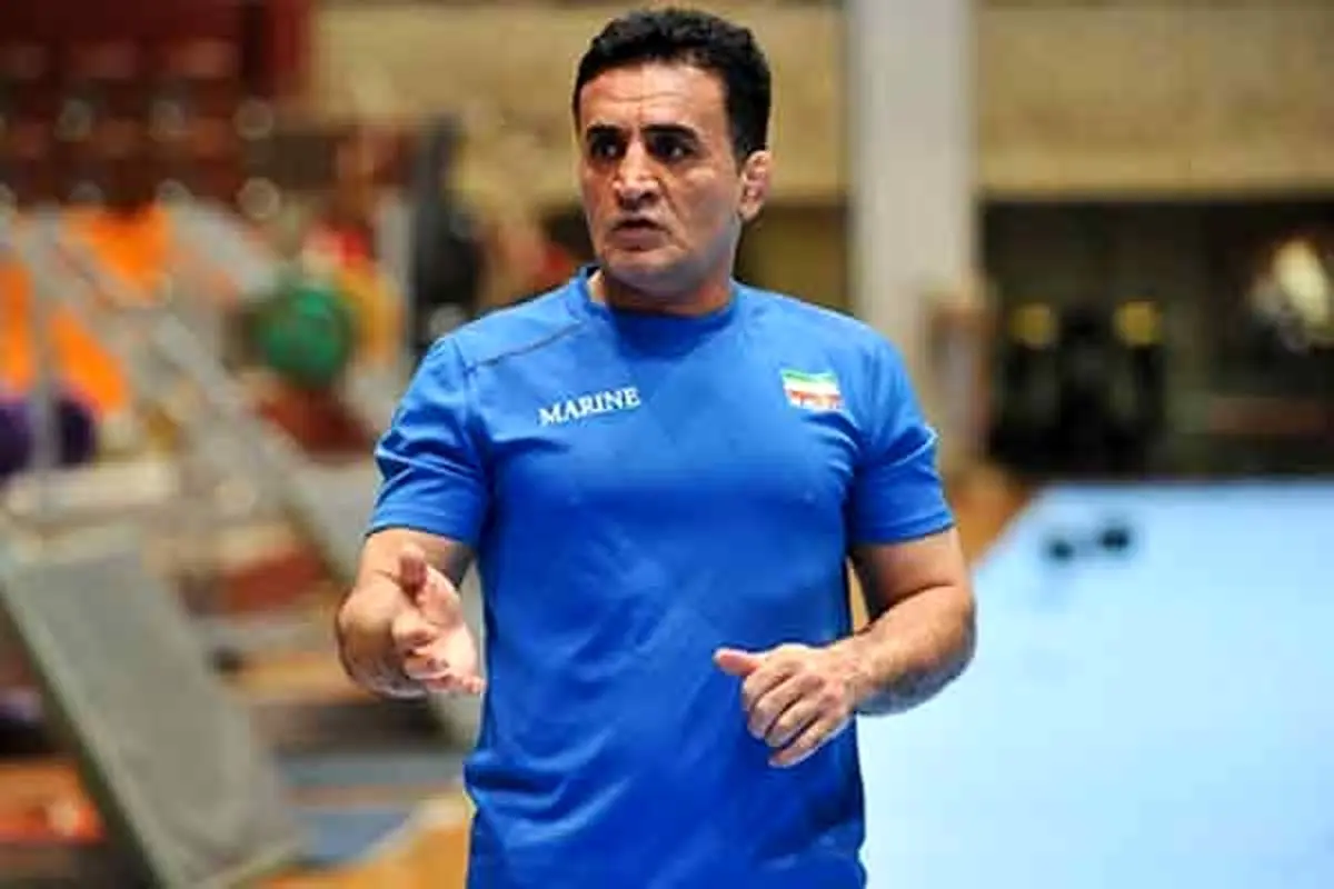 محمد بنا: دستم را می‌بستند و می‌گفتند در استخر شنا کن!