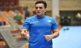 محمد بنا: دستم را می‌بستند و می‌گفتند در استخر شنا کن!